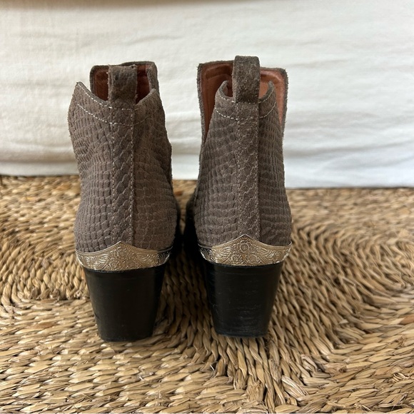 JEFFREY CAMPBELL Cromwell Hunt the Plains Western Cutout Ankle Boot - Picture 7 of 8